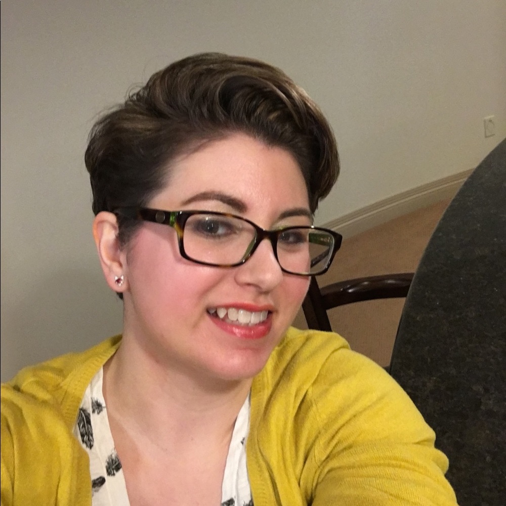 Meet your Posher, Ashley